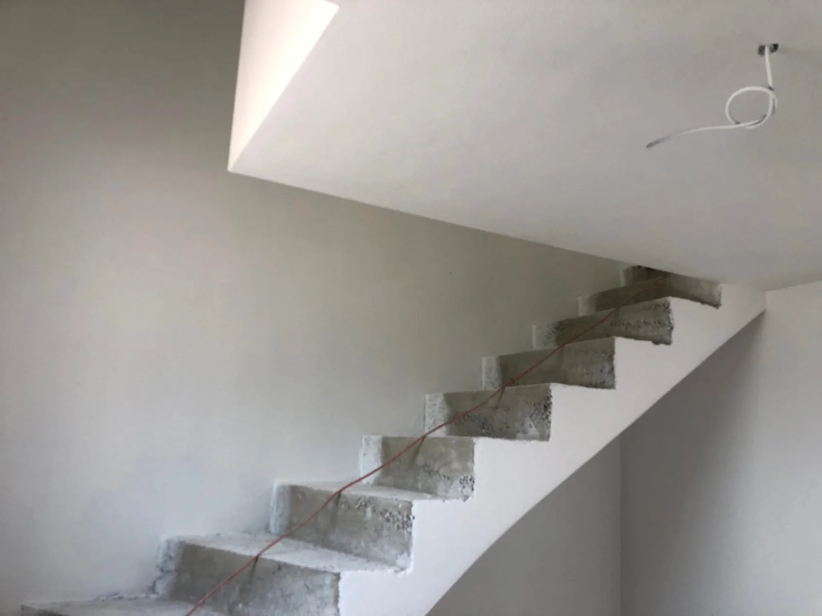Airless maľovanie schodiska YAVEX